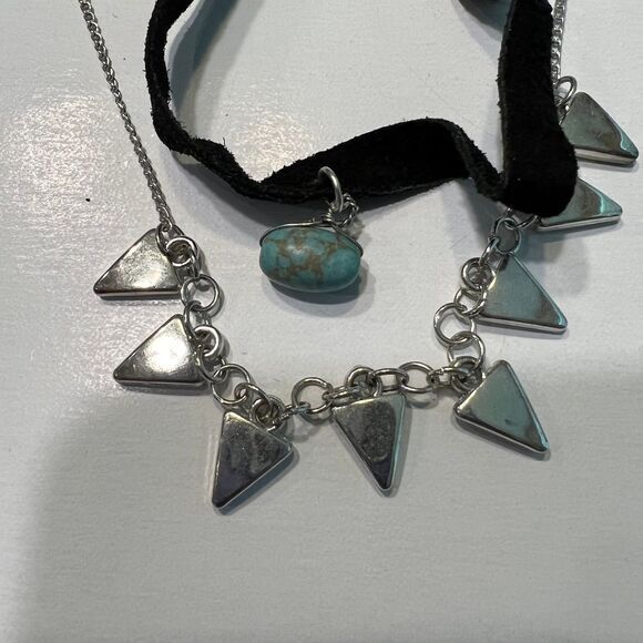 Shirahleah Chicago Velvet Choker Necklace with Turquoise Stone & Triangle Charms - Picture 1 of 4